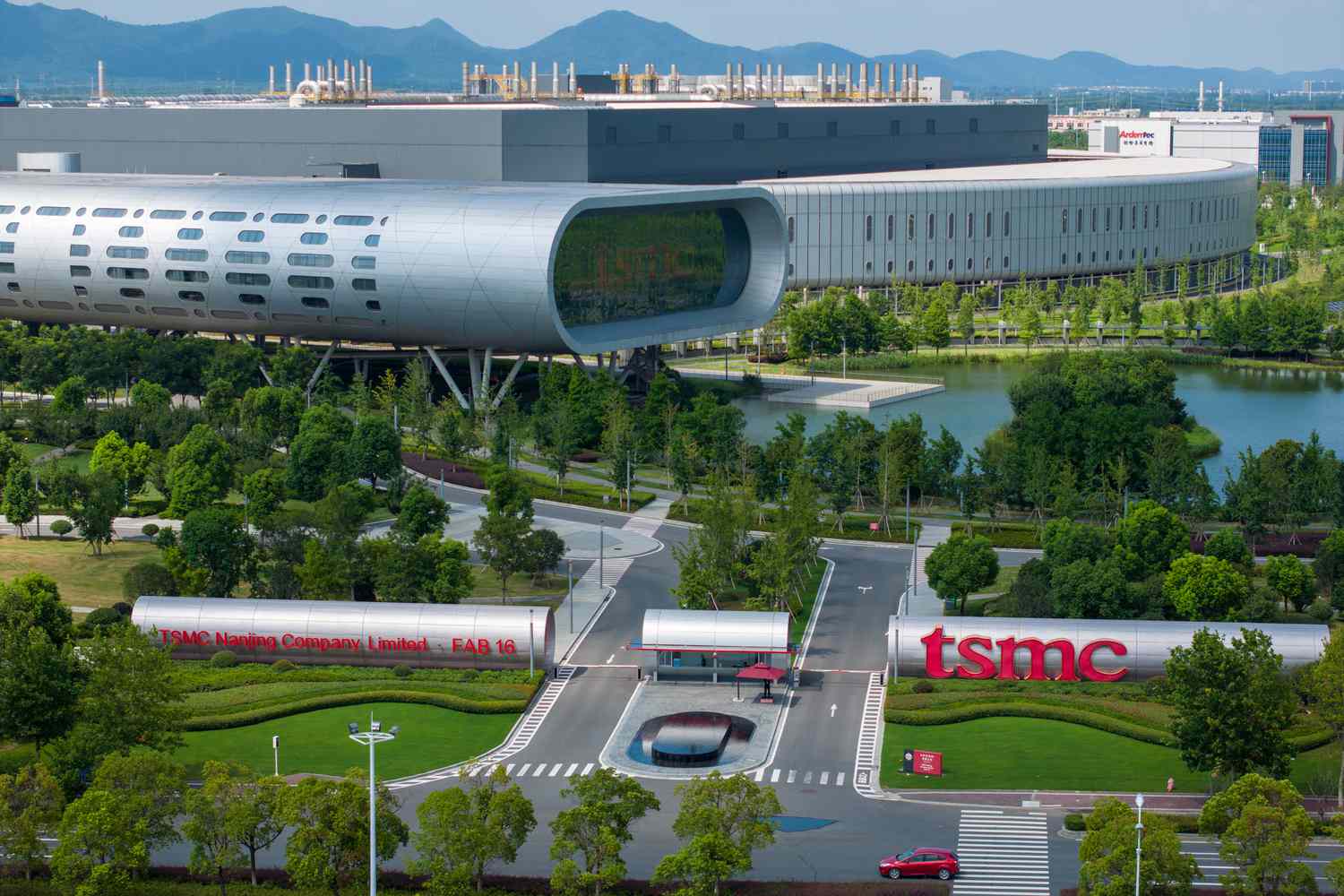 TSMC will raise chip prices that are made outside of Taiwan