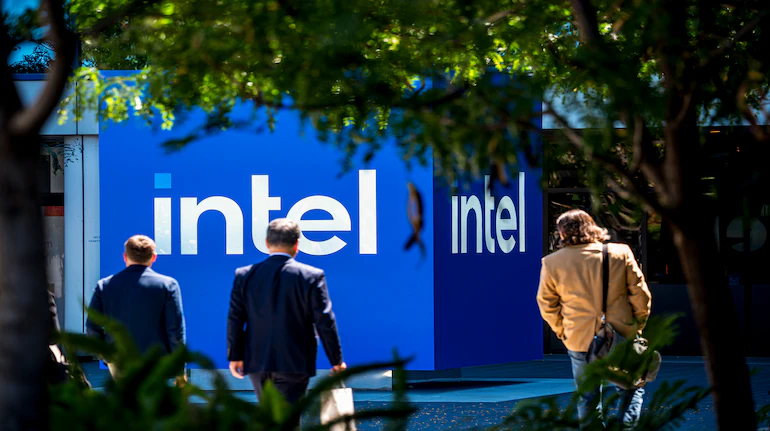 Three Intel Foundry VPs to Retire Amid Major Restructuring and Cost Cuts